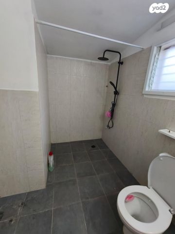 יחידת דיור, רבי מאיר, שיכוני המזרח, ראשון לציון