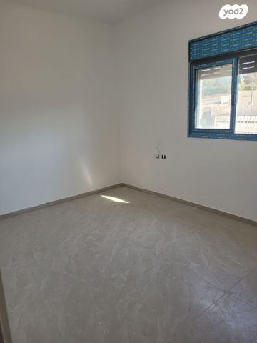 דירת גן, יצחק שמיר, עפולה