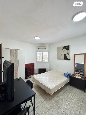 דירה, אריה בן אליעזר, נווה יהושע, ערמונים, רמת גן