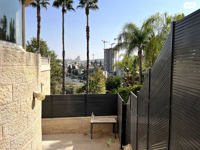 דירה, גדעון האוזנר, ירושלים