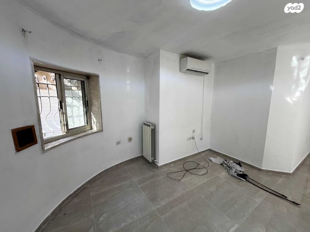 דירה, גדעון האוזנר, ירושלים