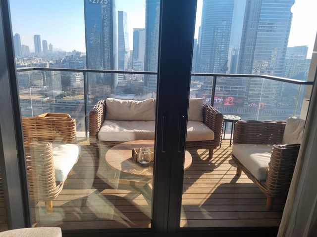 דירה, ניסים אלוני, צמרות איילון, פארק צמרת, תל אביב יפו