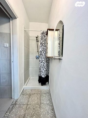 דירה, אריה בן אליעזר, נווה יהושע, ערמונים, רמת גן