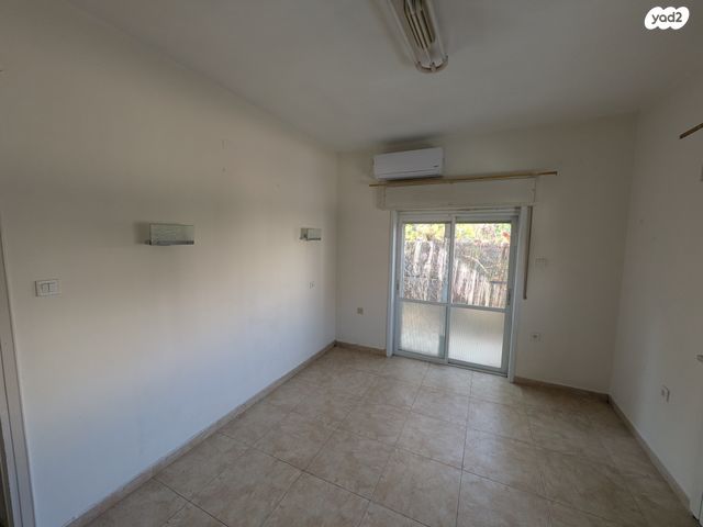 דירה, קרן היסוד 8, טלביה, קוממיות, ירושלים