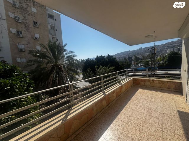 דירת גן, דגניה, שיכון עובדים, טבריה