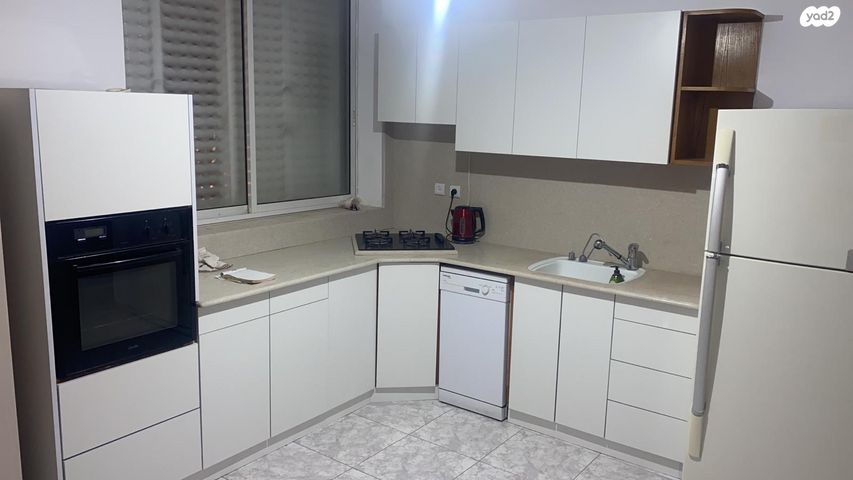 גג/ פנטהאוז, הצופית, מפדה אזרחי, חולון