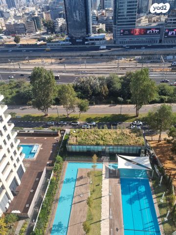 דירה, ניסים אלוני, צמרות איילון, פארק צמרת, תל אביב יפו