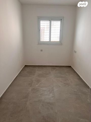 גג/ פנטהאוז, הצופית, מפדה אזרחי, חולון