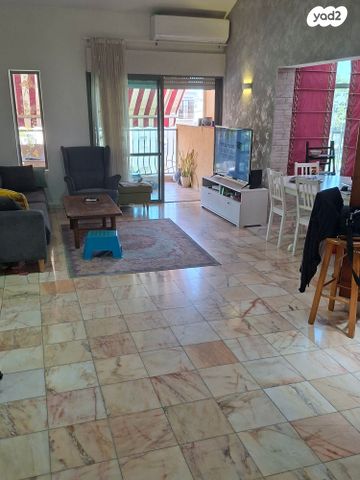 אלישבע קפלן 