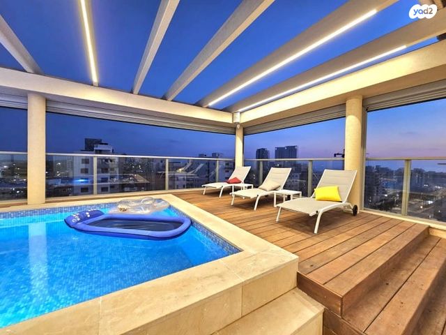 גג/ פנטהאוז, שדרות מנחם בגין, גבעת אולגה, חדרה