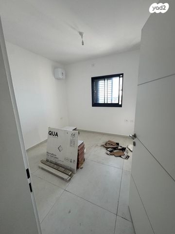 דירה, הרב הרצוג 6, צפון מערב מרכז העיר, נתניה