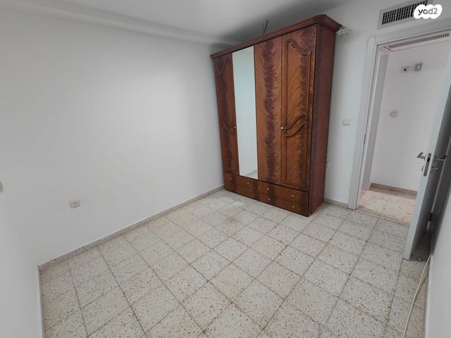 דירה, שדמה, הגליל, כרמיאל