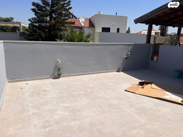 גג/ פנטהאוז, הצופית, מפדה אזרחי, חולון