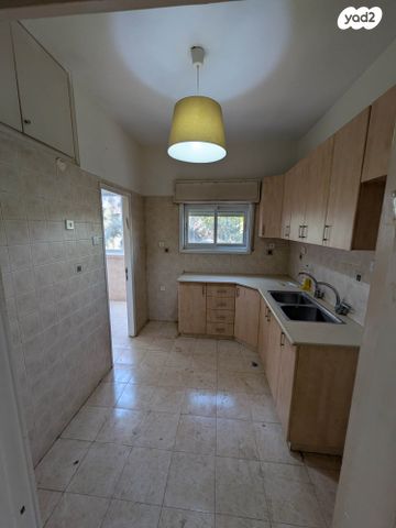 דירה, קרן היסוד 8, טלביה, קוממיות, ירושלים