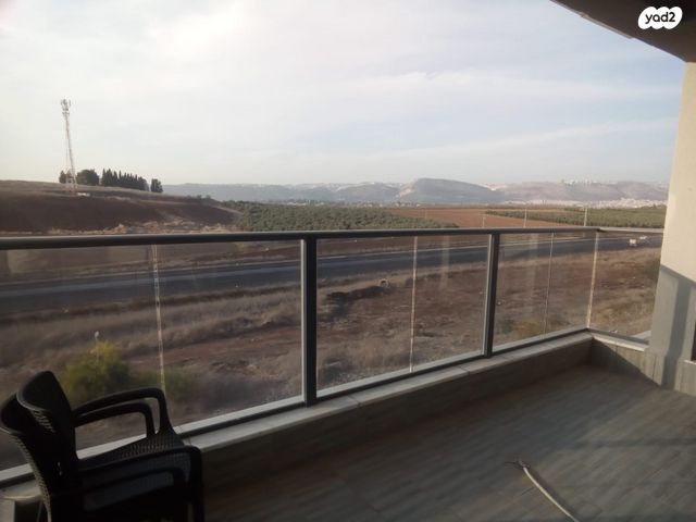 פרדה יזדאו אקלום 