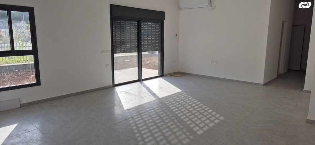 דירת גן, יצחק שמיר, עפולה