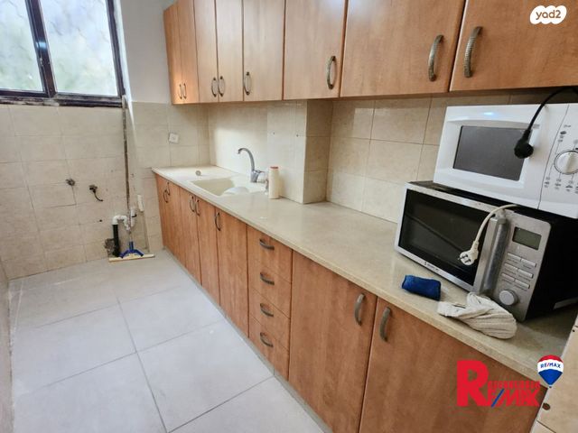 דירה, הרב הרצוג 19, לב העיר, בת ים