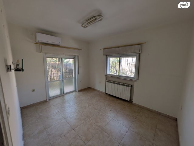 דירה, קרן היסוד 8, טלביה, קוממיות, ירושלים