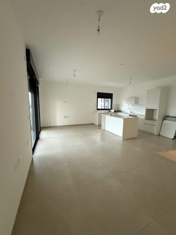 דירה, ראול ולנברג 33, רמת החייל, תל אביב יפו