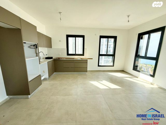 דירה, אמנון ליפקין שחק, נוף הטיילת, נתניה