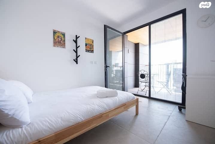 דירה, עין דור, שער פלמר, תחנת רכבת השמונה, חיפה