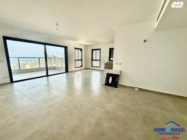 דירה, אמנון ליפקין שחק, נוף הטיילת, נתניה