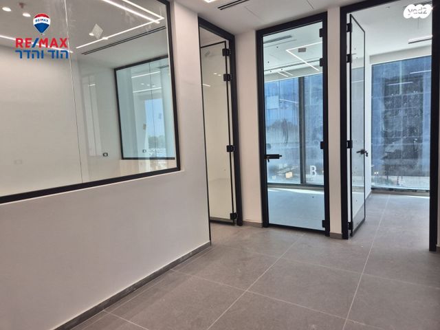 משרדים, החרש, הוד השרון