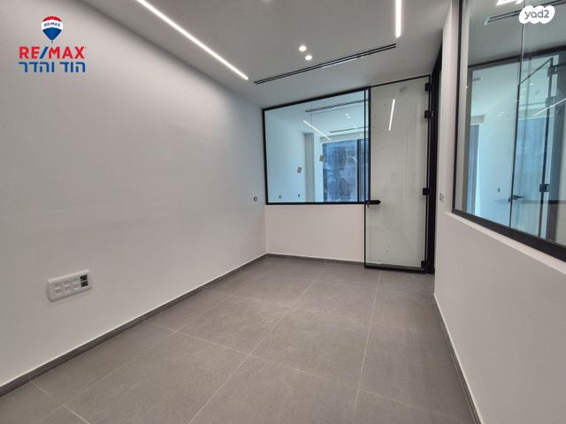 משרדים, החרש, הוד השרון