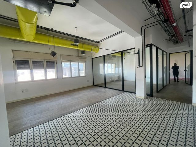 שדרות רוטשילד 8