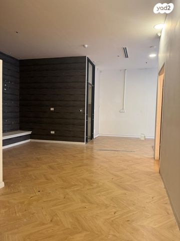 מבני תעשיה, כפר סבא