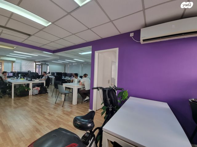 מונטיפיורי, הרכבת