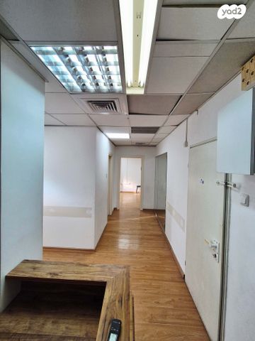 משרדים, קדושי קהיר 23, חולון