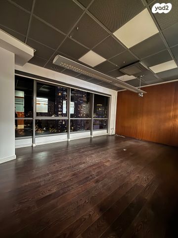 משרדים, בורסה, רמת גן