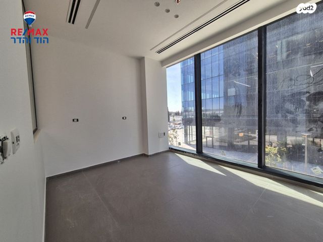 משרדים, החרש, הוד השרון