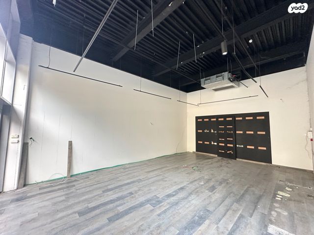 חנויות/ שטח מסחרי, מרכז עינב, מודיעין מכבים רעות