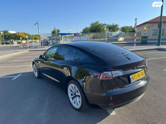 מודעת רכב טסלה מודל 3
