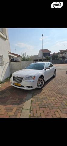 מודעת רכב קרייזלר 300