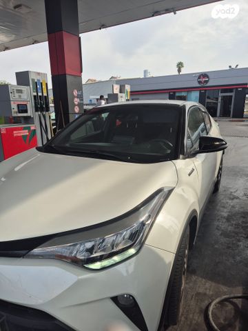 מודעת רכב טויוטה C-HR