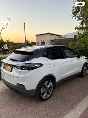 מודעת רכב ג׳ילי Geometry C