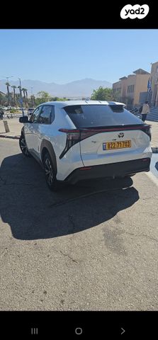 טויוטה bZ4X