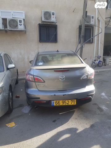 מודעת רכב מאזדה 3