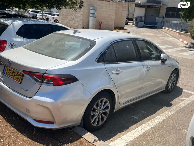 טויוטה קורולה