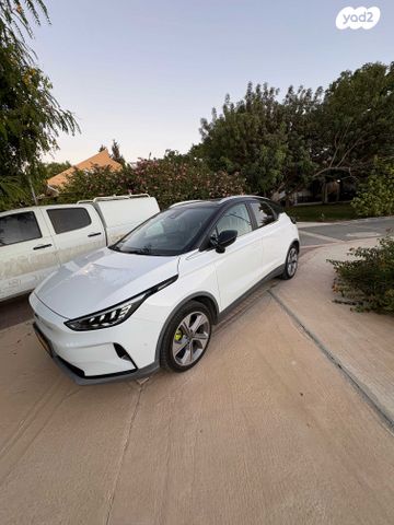 מודעת רכב ג׳ילי Geometry C