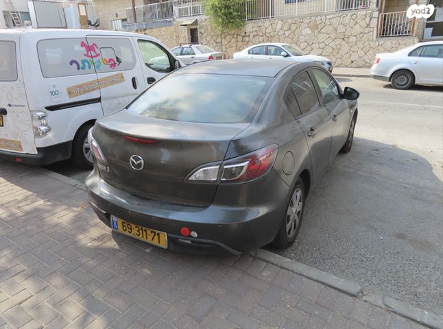 מאזדה 3
