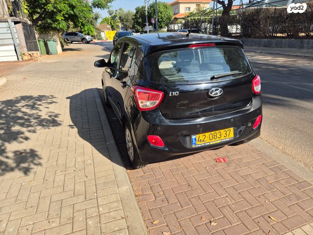 יונדאי i10