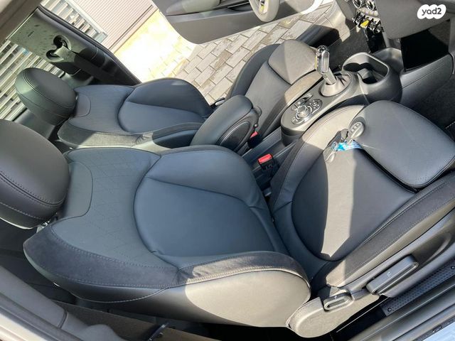 מודעת רכב מיני קופר SE (חשמלית)