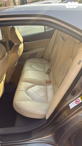 טויוטה קאמרי