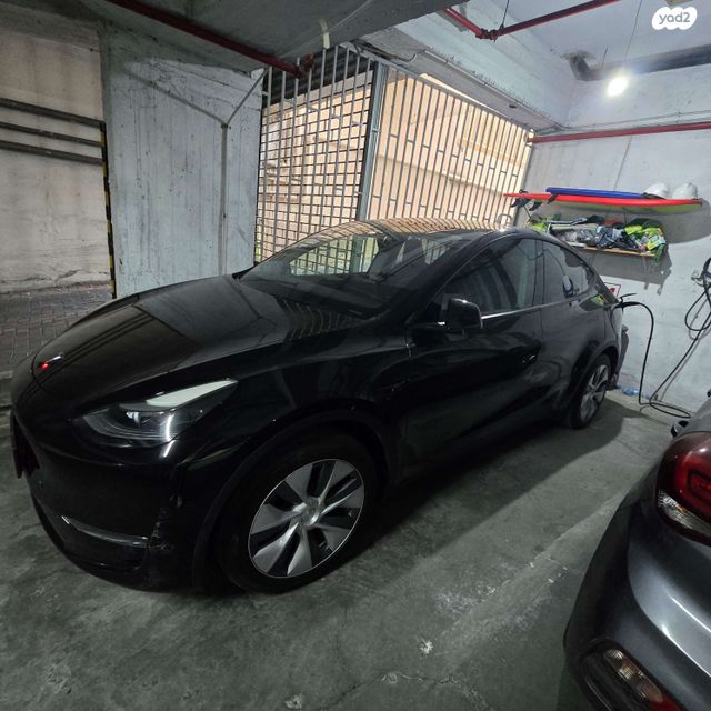 מודעת רכב טסלה מודל Y