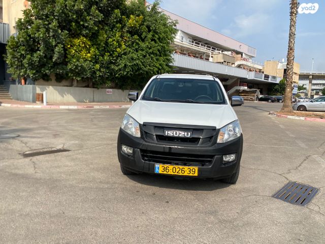 איסוזו די-מקס