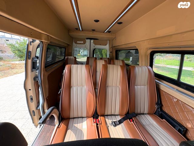 פורד טרנזיט קוסטום